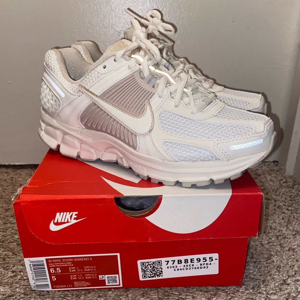 Women’s Nike Vomero 5 Shoe